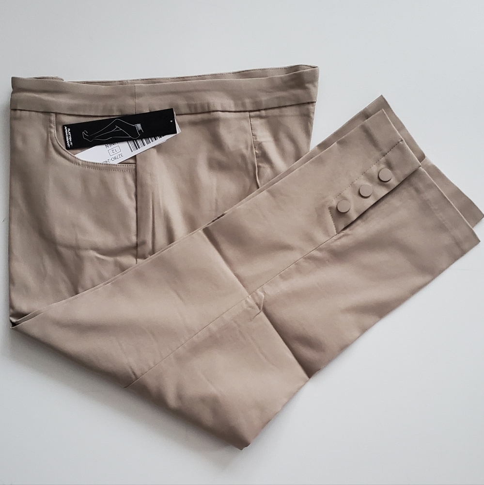 Tribal Pull-on Capris ( Size 12)